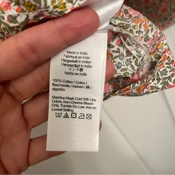 J Crew Fleur top in floral multi from fall 2022. Size XS. Great condition. - Picture 7 of 8